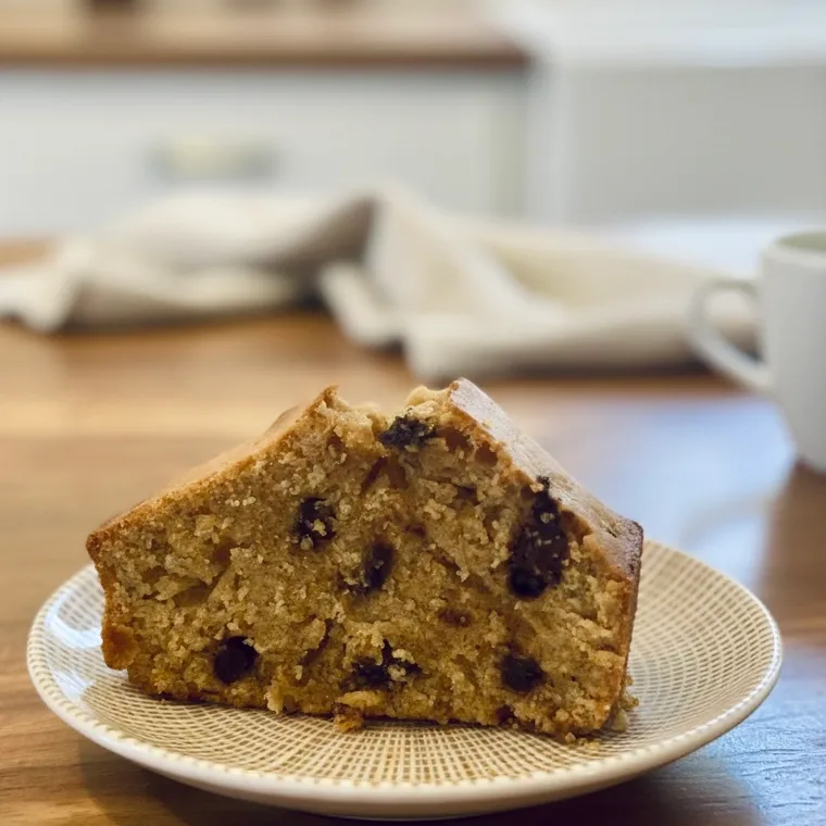 Gâteau au yaourt, noisettes, pépites de chocolat & miel
